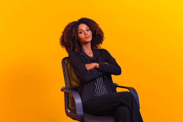 Successful black woman, business woman. afro woman in pantsuit with arms crossed - Foto, immagini
