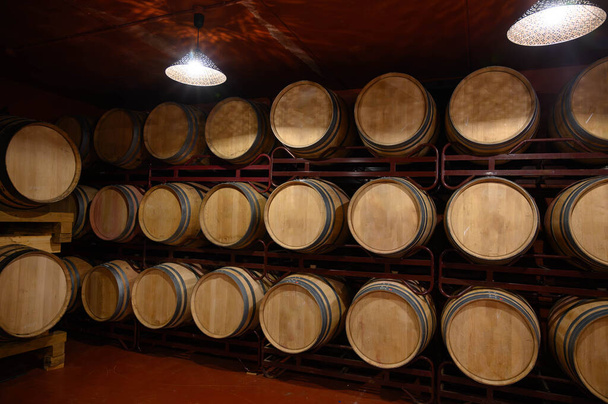 Erődített jerez, xeres, sherry borok előállítása francia tölgyfahordóban sherry háromszögben, Jerez la Frontera, El Puerto Santa Maria és Sanlucar Barrameda Andalúzia, Spanyolország - Fotó, kép