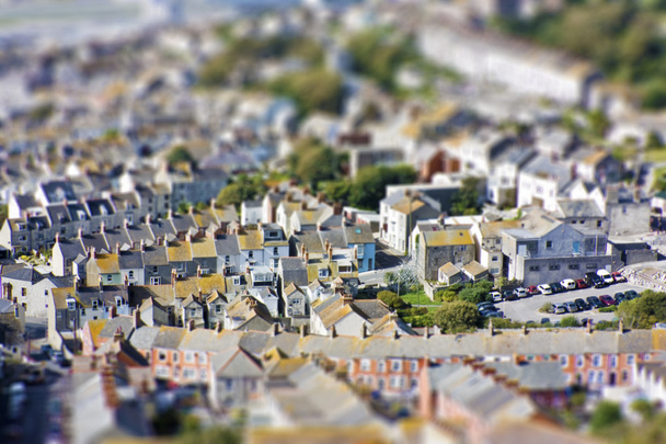 Brinquedo falso vista da cidade sobre a área povoada
 - Foto, Imagem