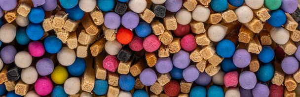 Pile of multicolored match sticks - Fotoğraf, Görsel