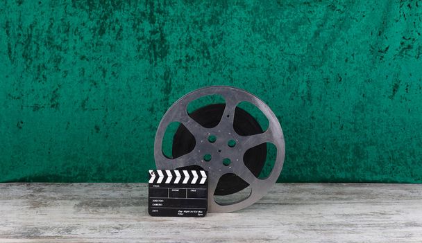 old film reel and clapperboard - Foto, immagini