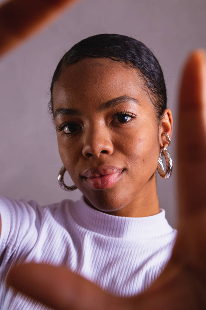 Black woman. Black woman portrait in photo studio - Fotografie, Obrázek