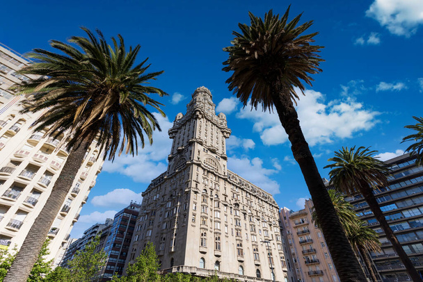 Uruguai, Montevidéu Praça da Independência no centro histórico da cidade, uma famosa atração turística. - Foto, Imagem