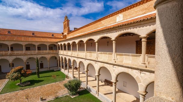 Palais de Juan II, Couvent de Nuestra Seora de Gracia, Madrigal de las Altas Torres, Avila, Castille Léon, Espagne, Europe - Photo, image