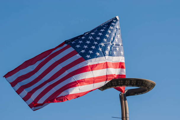 Американский флаг на День памяти, 4 июля, День независимости, Концепция празднования. - Фото, изображение