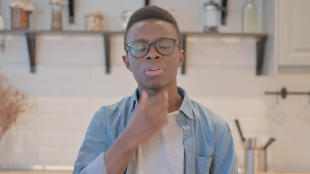 Yeni Fikri Olan Genç Afrikalı Beyin Fırtınası Portresi - Video, Çekim