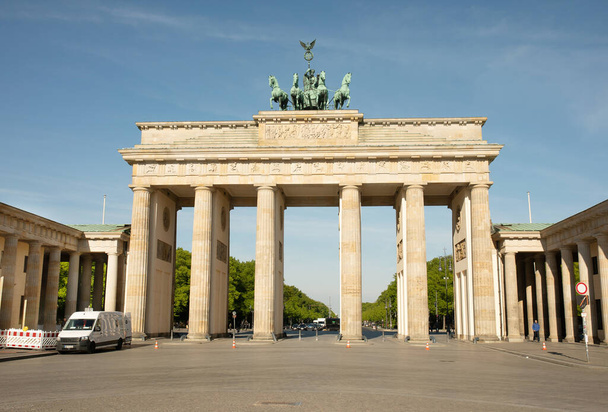 Brandenburger Tor (Brandenburg Gate) view, famous landmark in Berlin Germany. - Fotografie, Obrázek