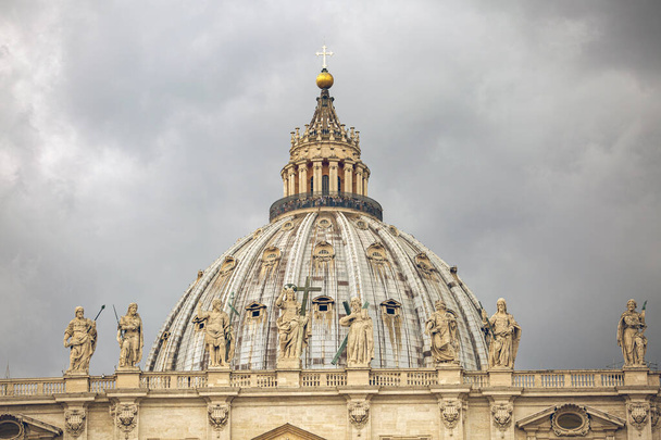Vatikan, Roma, İtalya Kubbesi 'nin çatısında. - Fotoğraf, Görsel
