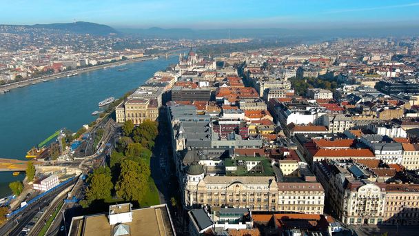 Aerial view of Hungarian Parliament Building in Budapest. Hungary Capital Cityscape at daytime - Fotoğraf, Görsel