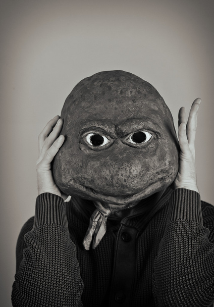 トカゲ マスク セーター - 写真・画像