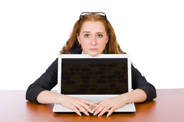Деловая женщина с ноутбуком изолированы на белом - Фото, изображение