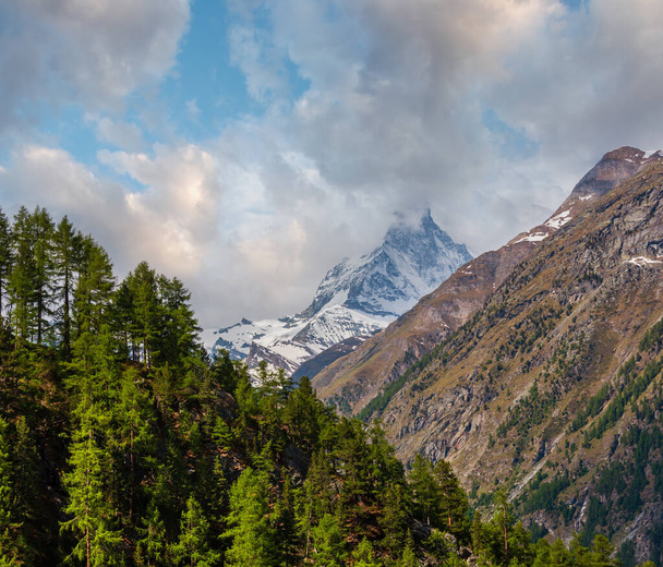 Summer Matterhorn mountain view (Alps, Switzerland, Zermatt outskirts) - Fotografie, Obrázek