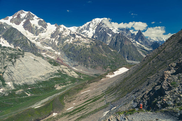 Прекрасні Альпи групи Монте - Бьянко. - Фото, зображення