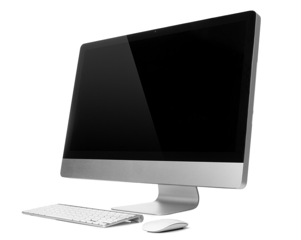 desktop computer met draadloze toetsenbord en muis - Foto, afbeelding