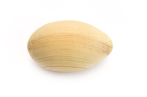 Huevo de madera aislado
 - Foto, Imagen