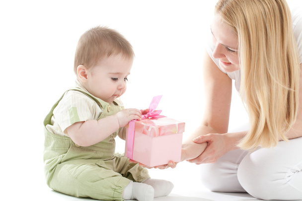 Mother present to her baby boy gift - Foto, immagini