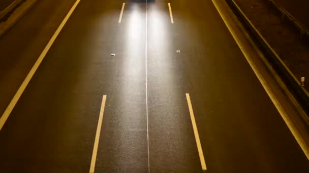 Nachtautobahn mit Autos - Straße von oben - Zeitraffer - Filmmaterial, Video