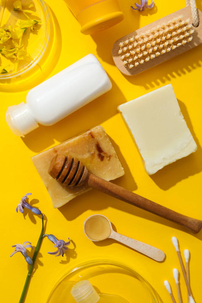 Concept of face and skin care supplies - Honey cosmetic - Photo, Image