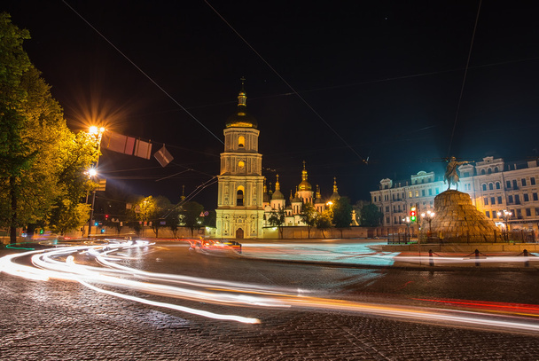 Михайловский монастырь в Киеве ночью
 - Фото, изображение