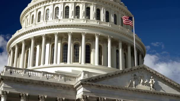 Edifício do Capitólio dos Estados Unidos em Washington, DC, na casa da manhã do Congresso dos EUA, e sede do poder legislativo do governo federal dos EUA - Filmagem, Vídeo