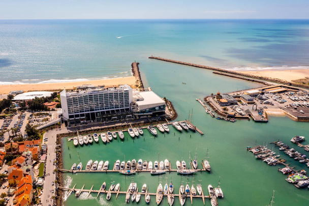 Awesome view of modern, lively and sophisticated Vilamoura Marina  , one of the largest leisure resorts in Europe, Vilamoura, Algarve, Portugal - Fotoğraf, Görsel
