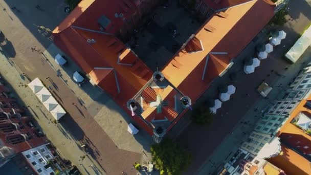 Place de la Vieille Ville Torun Ratusz Centrum Stary Rynek Vue Aérienne Pologne. Images 4k de haute qualité - Séquence, vidéo