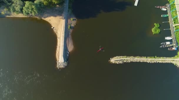 Kayak Marina Torun Przystan Nehri Vistula Wisla Hava Görüntüsü Polonya. Yüksek kalite 4k görüntü - Video, Çekim