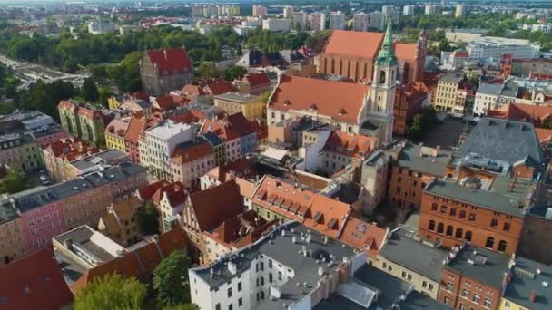 Igreja Praça da Cidade Velha Torun Kosciol Stary Rynek Aerial View Poland. Imagens 4k de alta qualidade - Filmagem, Vídeo
