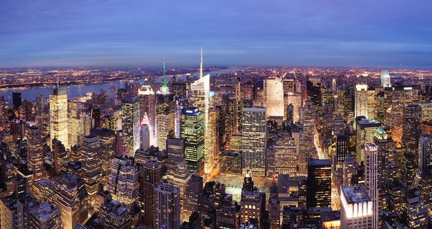 ニューヨーク市マンハッタンのタイムズスクエア夜 - 写真・画像