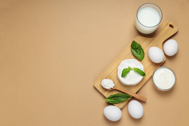 Concepto de comida sabrosa - diferentes productos lácteos - Foto, Imagen