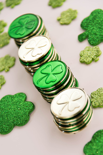 Saint Patrick's Day - coins and shamrocks - Φωτογραφία, εικόνα