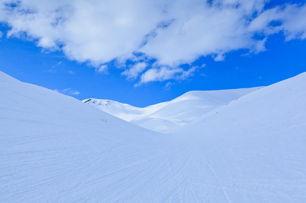 Winter landscape with big snowy hills - Valokuva, kuva