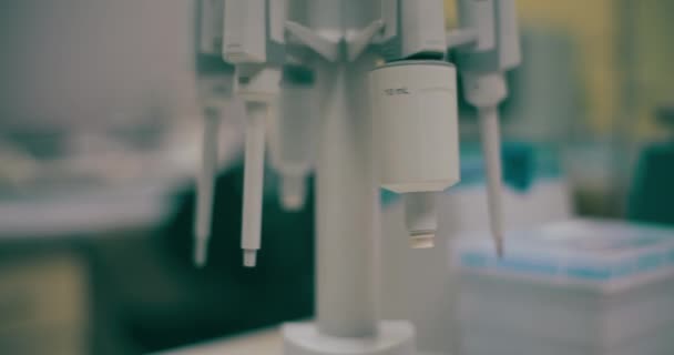 Sluiten Shot of Medical Professional Laboratory Equipement Cancer Research - Video