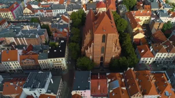 Catedral Torun Katedra Jana Chrzciciela Cidade Velha Vista aérea Polônia. Imagens 4k de alta qualidade - Filmagem, Vídeo