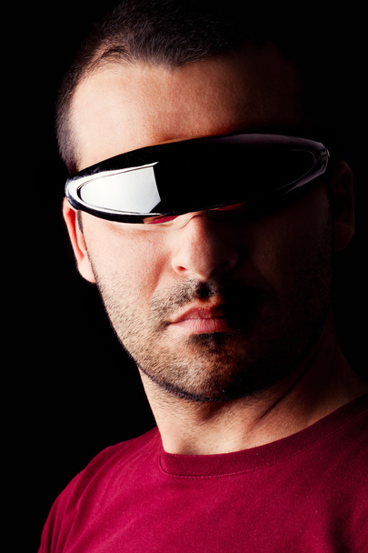 mannelijke man met futurist bril - Foto, afbeelding