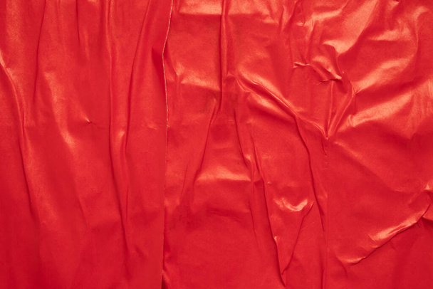 Blanco rojo arrugado y arrugado papel cartel textura fondo - Foto, Imagen