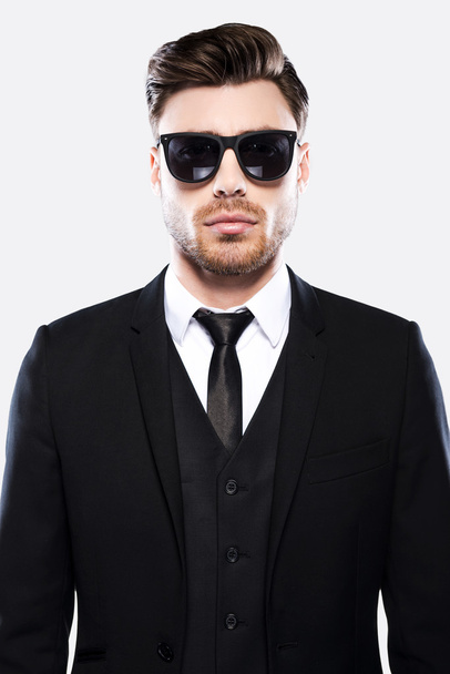 Young man in formal wear and sunglasses - Φωτογραφία, εικόνα