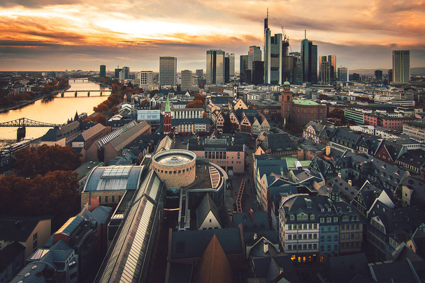 The Main with the Frankfurt skyline in the evening, at sunset. Nice overview of the city and its surroundings. in a special shade - Foto, imagen