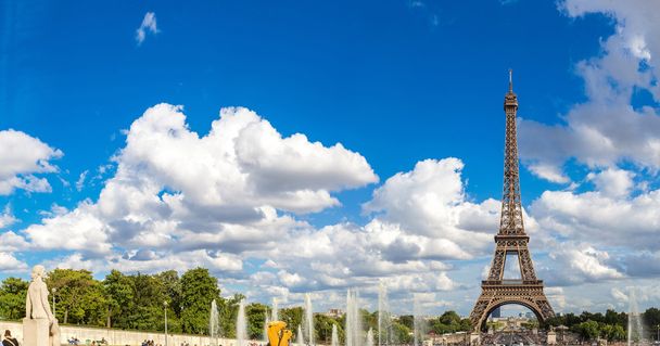 Vista panoramica della Torre Eiffel a Parigi - Foto, immagini