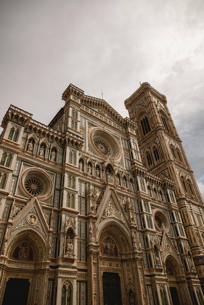 Santa Maria del Fiore katedrális homlokzata Firenzében, Olaszországban - Fotó, kép