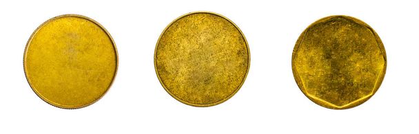 vecchia moneta d'oro vuota su sfondo bianco isolato - Foto, immagini