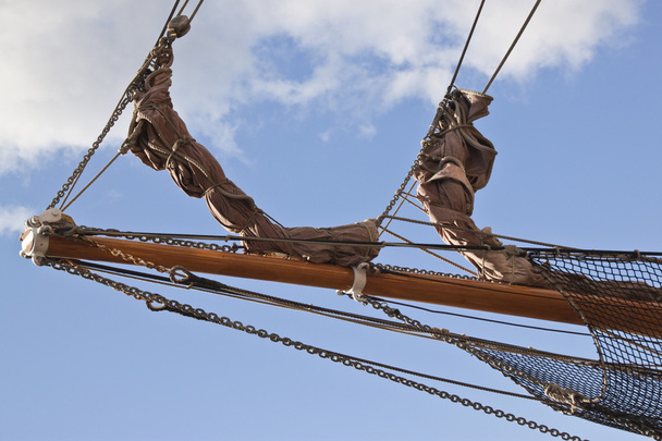 Корабли лук с такелажем и сетями
 - Фото, изображение