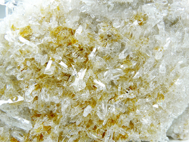 Rock crystal quartz geode geologische kristallen  - Foto, afbeelding