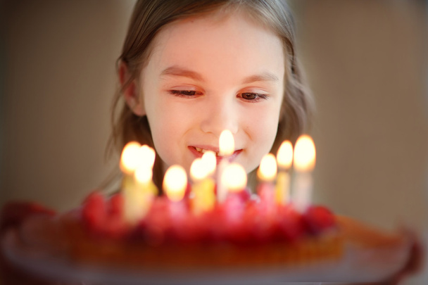 Girl  with birthday cake - Fotografie, Obrázek