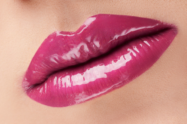 Стильные красные губы
 - Фото, изображение