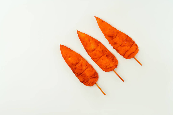 Chicken fillet inner skewers.Food concept.Fresh raw marinated chicken meat skewers iner fillet on a white background.Top view.Copy space.Food for retail.Ogranic food,healthy eating. - Foto, Imagem