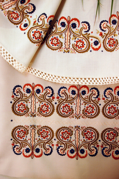 Broderie traditionnelle hongroise
 - Photo, image