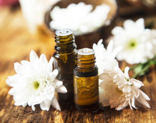 Aceites naturales de aromaterapia
 - Foto, imagen