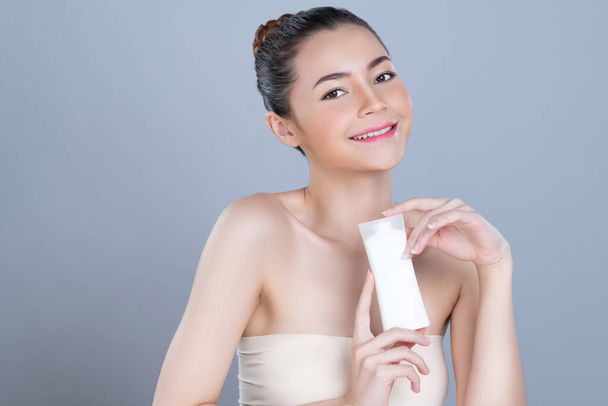 Glamorous beautiful perfect natural cosmetic skin woman portrait hold mockup tub moisturizer cream for skincare treatment, anti-aging product advertisement in isolated background. - Valokuva, kuva