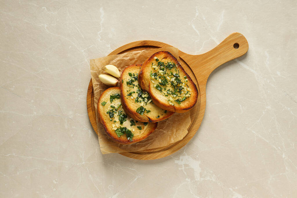 Tasty toasts with garlic, homemade products appetizer - Foto, Imagen